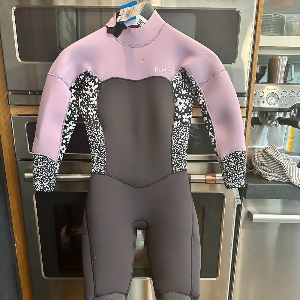 NWT Roxy Girl's Wetsuit, Size 16 4/3mm Swell Series Back Zip Wetsuit